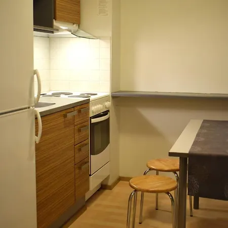 Summer Vuorilinna سافونلينّا